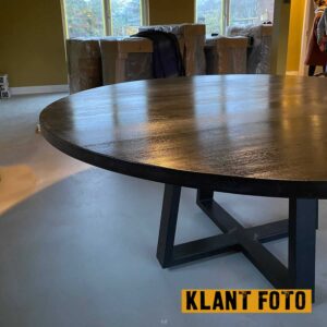 Klant foto van zwarte ronde tafel 180 cm