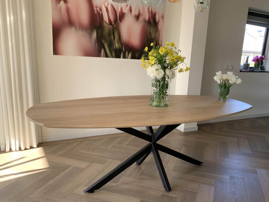 Eiken Deens ovaal – elegante spinpoot